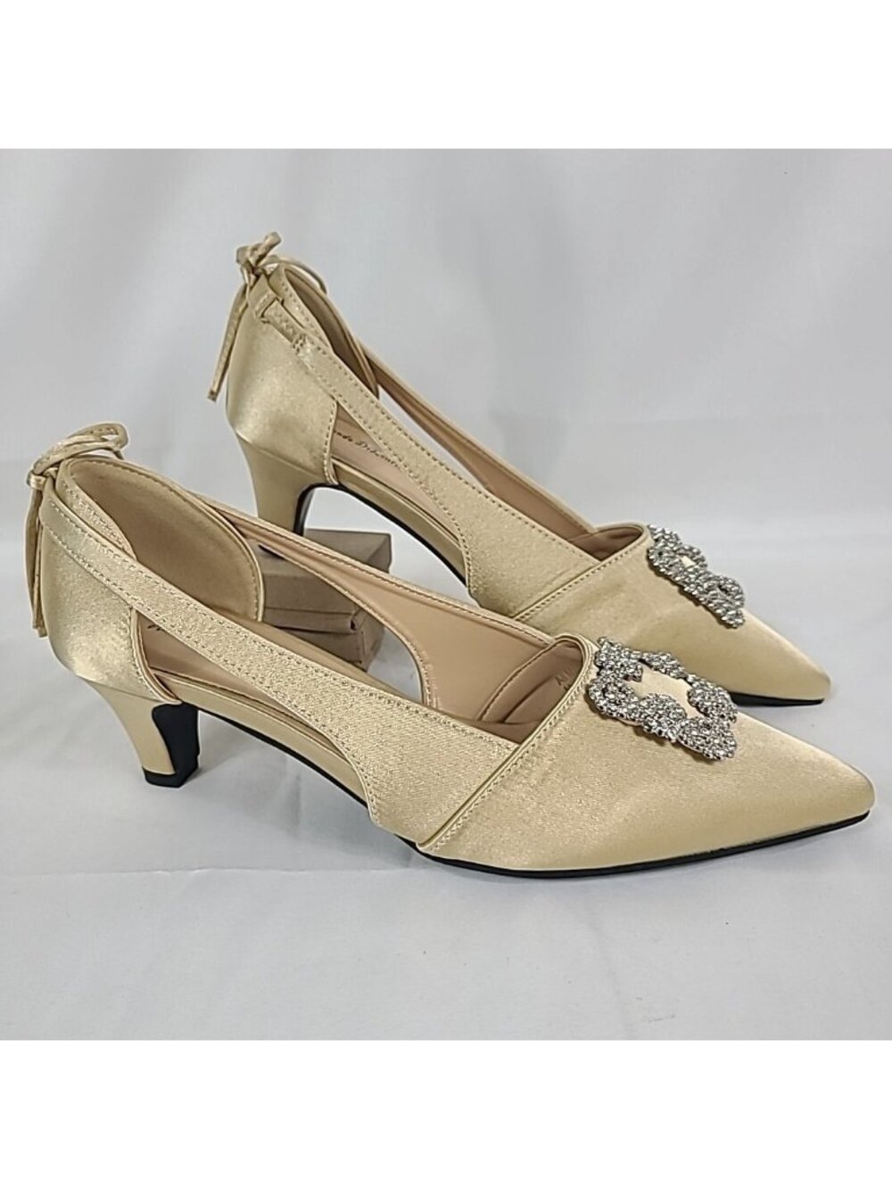 NEW Amanda DiLaurie Women's Gold and Rhinestones 2.5" Heel Shoe Sz 8 NIB